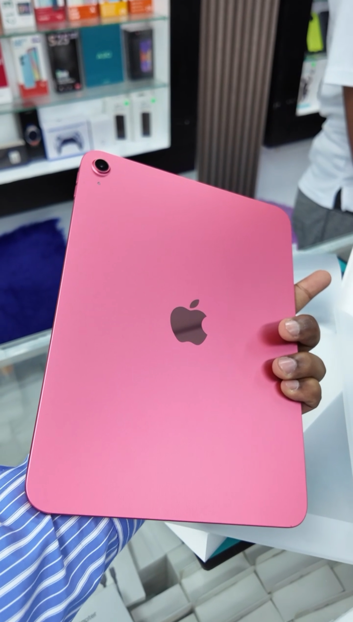 iPad 2025 - Posterior